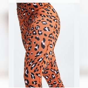 Fabletics Power Hold high waisted leggings with matching bra. Size Large